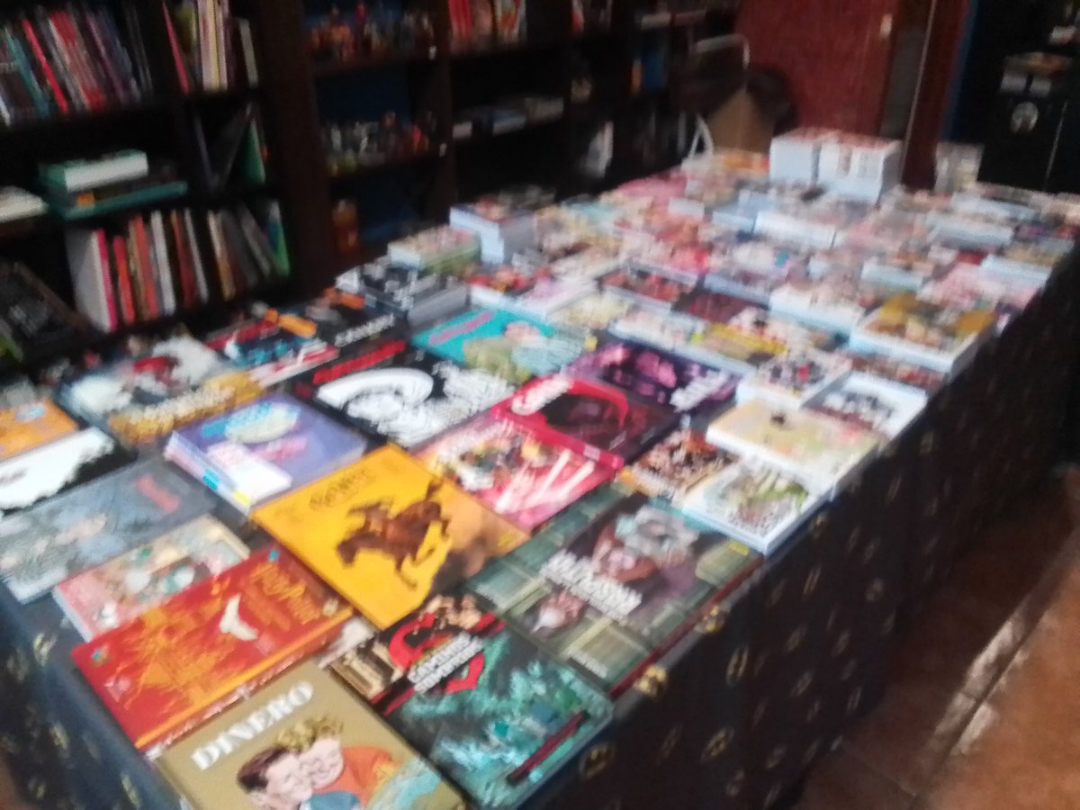 Buenos días a todos nuestros clientes. Desgraciadamente, GOTHAM CENTRAL cerrará sus puertas el día 6 de enero de 2025. Hasta entonces, tenemos un montón de estupendas oportunidades que regalar (y regalarnos). Novedades al 10%, con el resto de la tienda al 20% y más..