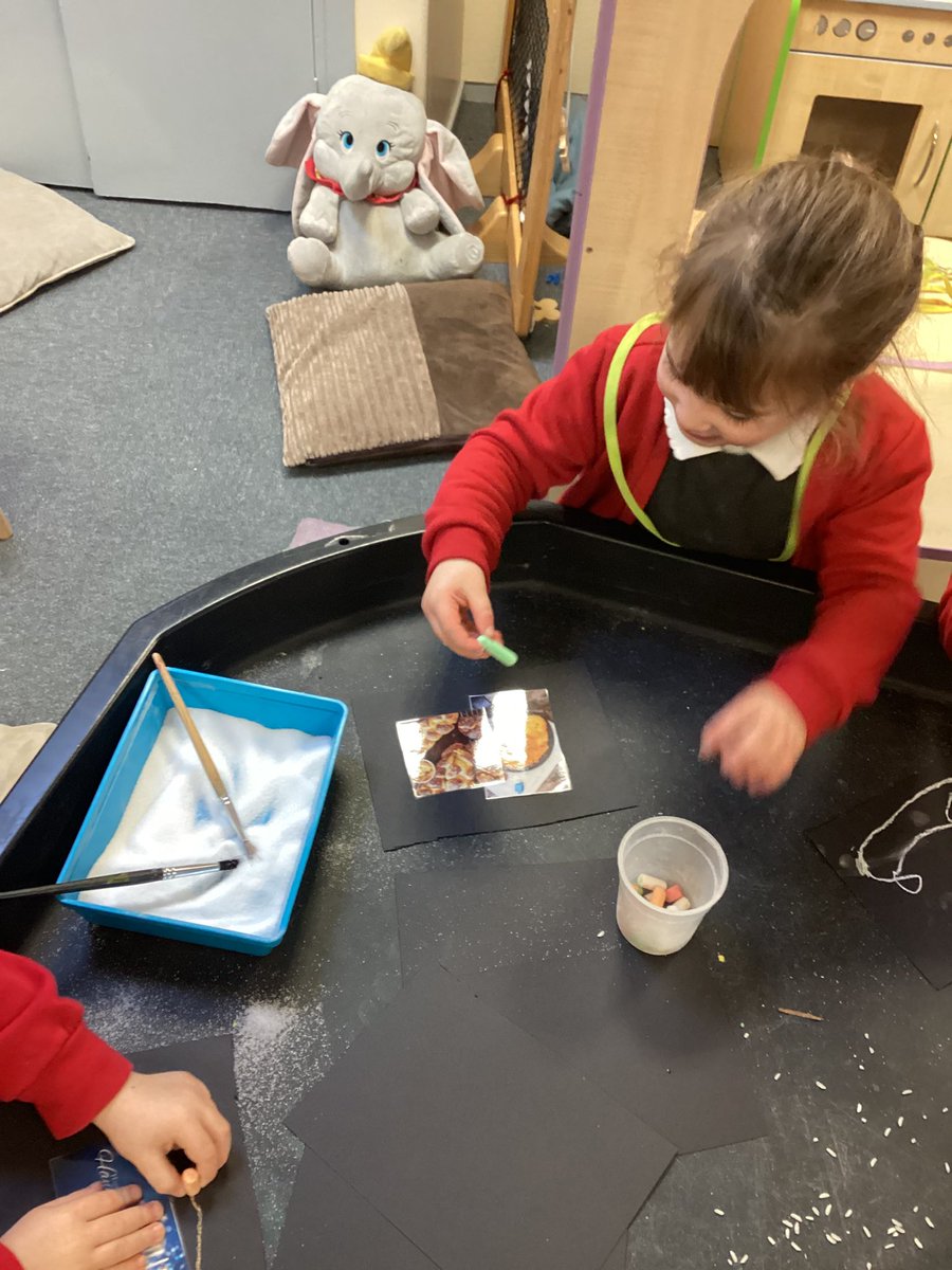 MissWalker1300's tweet photo. This week in Nursery we are learning about Hanukkah. This morning, we have been searching for the pictures in the different sensory trays and and drawing what we found. Nursery have drawn a menorah, a dreidel and some Jewish foods! 😊 @stjs_staveley #joeysUTW https://t.co/0aqcB7pBC7
