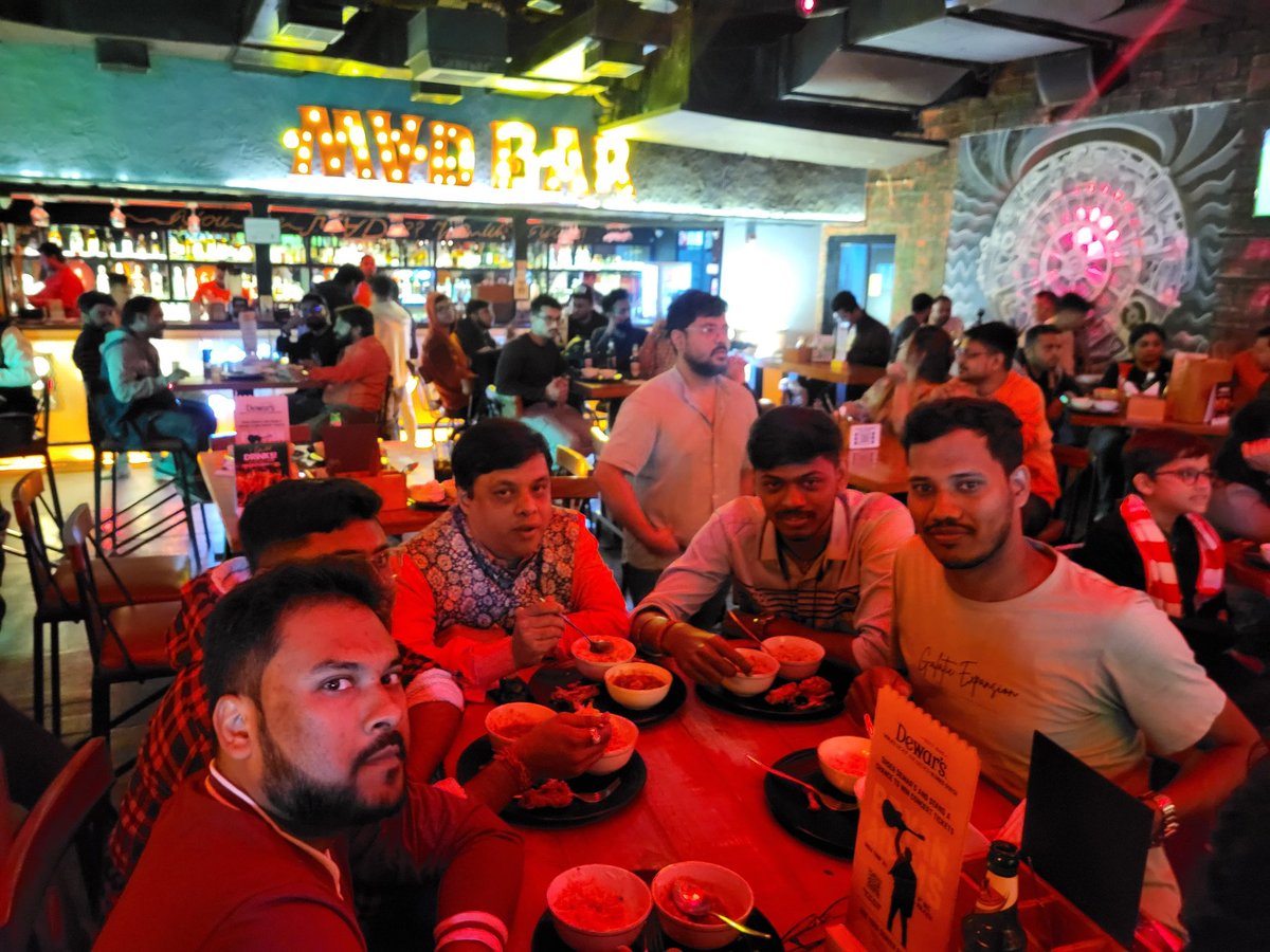 AUKolkata's tweet photo. Last night was special 🥂 Thanks to our Ultras ❤️

#Liverpool #ManchesterCity #LIVMCI #PremierLeague #plforindia #anfield #ultras #Kolkata #AUK #screening @PLforIndia https://t.co/mJYTluoN9g