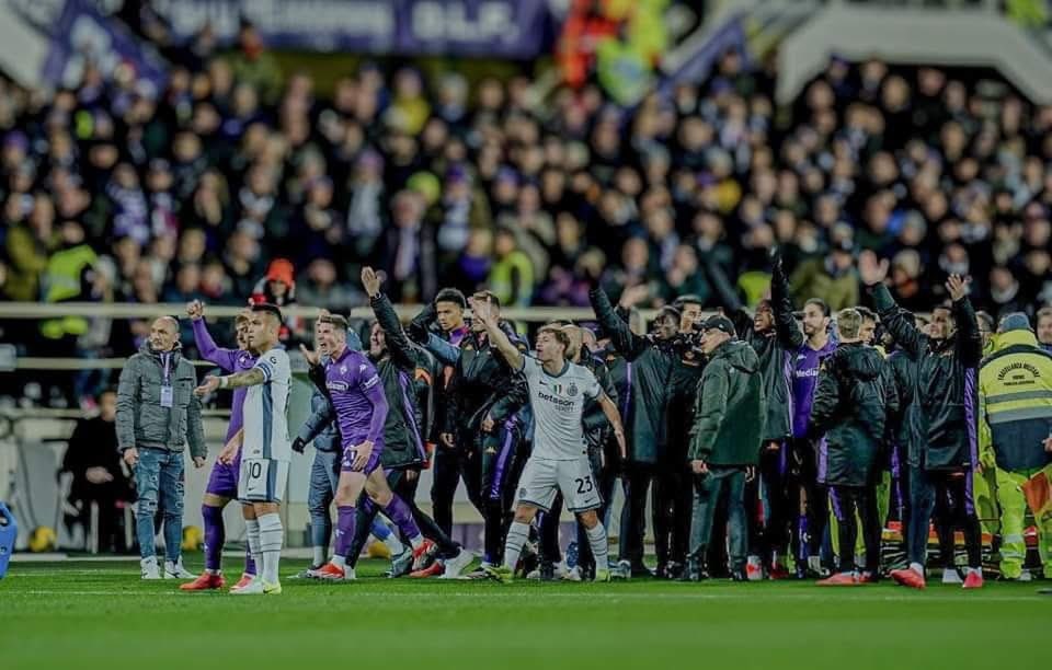 Perché poi, in fondo, siamo tutti una grandissima famiglia. Immagini che parlano da sole!

#FiorentinaInter #Bove