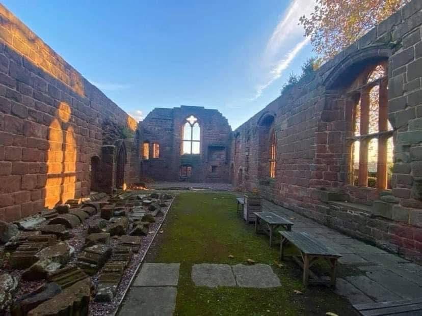 Williamson Art Gallery & Birkenhead Priory tweet media