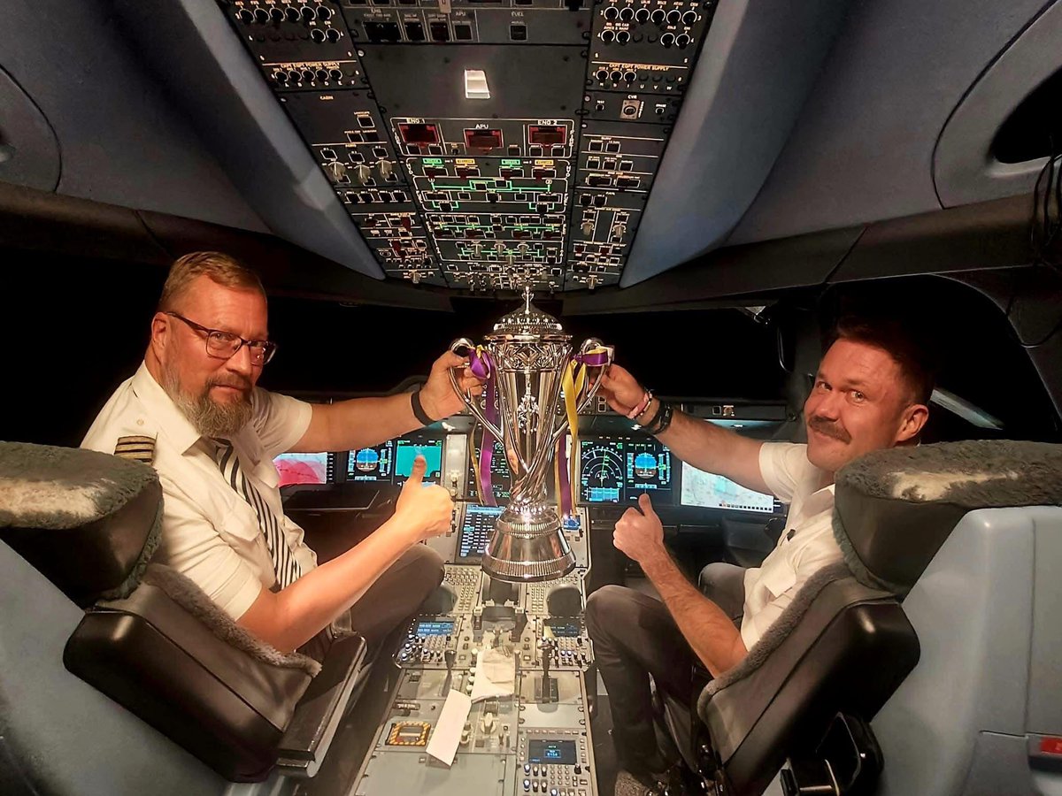 paraicehockey's tweet image. On their way back home, team Finland 🇫🇮 got to show off their C-Pool trophy 😍

#Bangkok2024 #ParaIceHockey #CPool