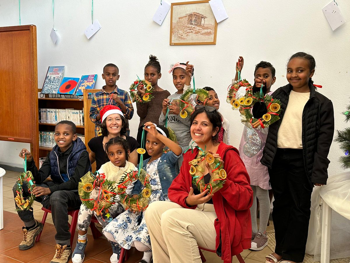 👋🎄🎁 The first envelope of the Advent Calendar has been opened: the #Christmas festivities at our Library have begun! #Asmara