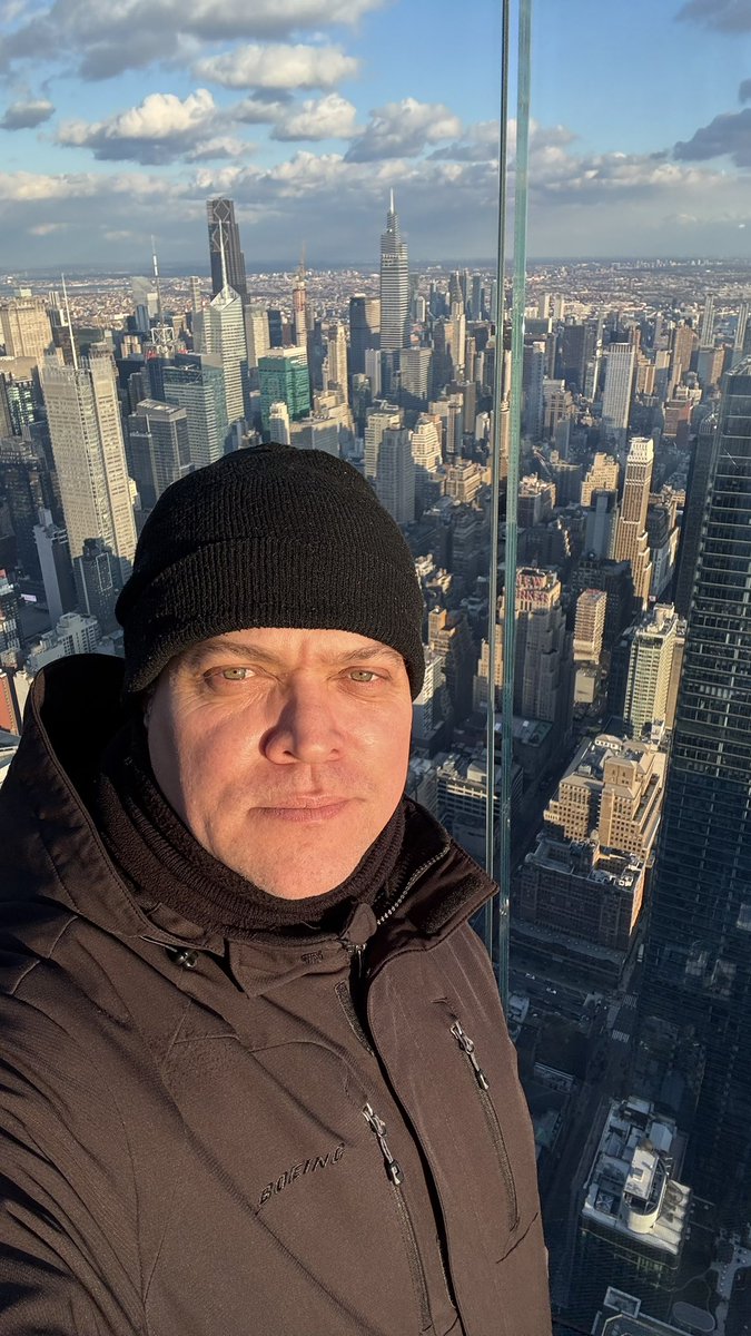 pilotoco's tweet image. De visita en Manhattan 
#Manhattan #NYC #edge