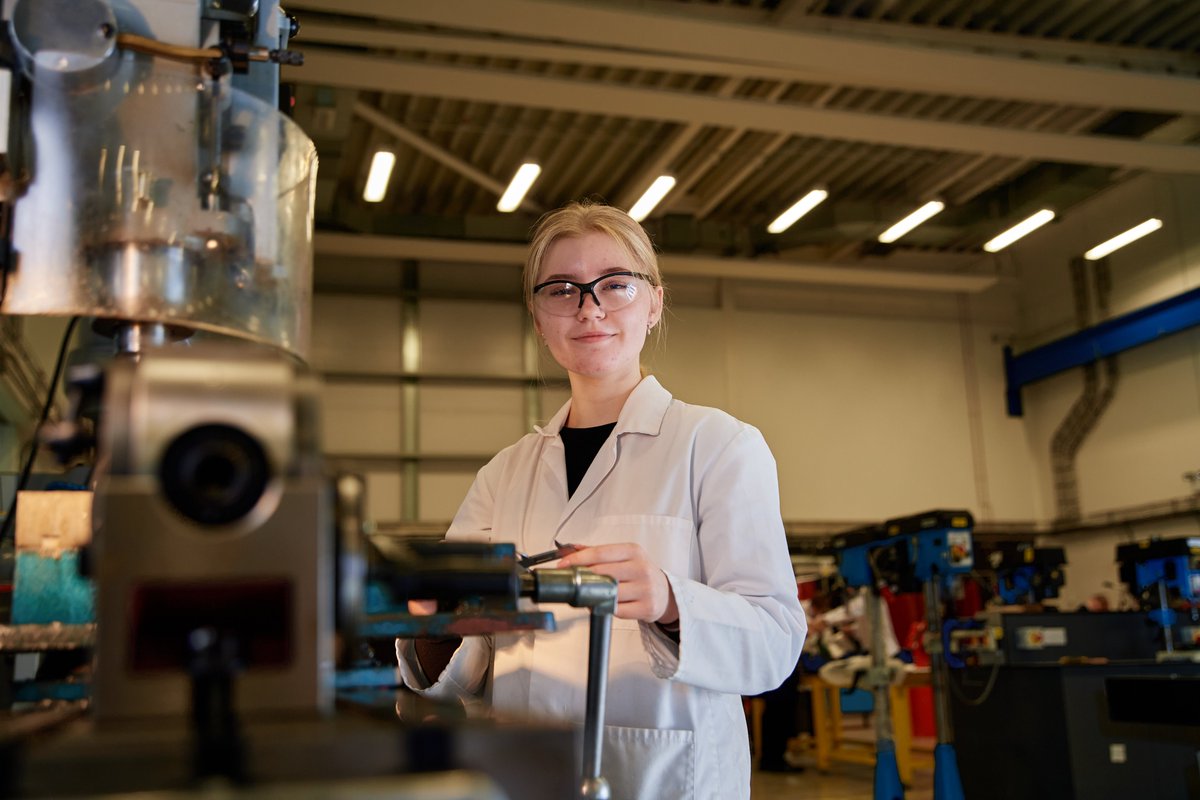 BakerDearing's tweet image. Many UTC leavers have used T Levels to progress onto technical university courses, including Mia who progressed from @theleighutc this summer to a paramedic science degree at @UniofGreenwich #thinkUTC