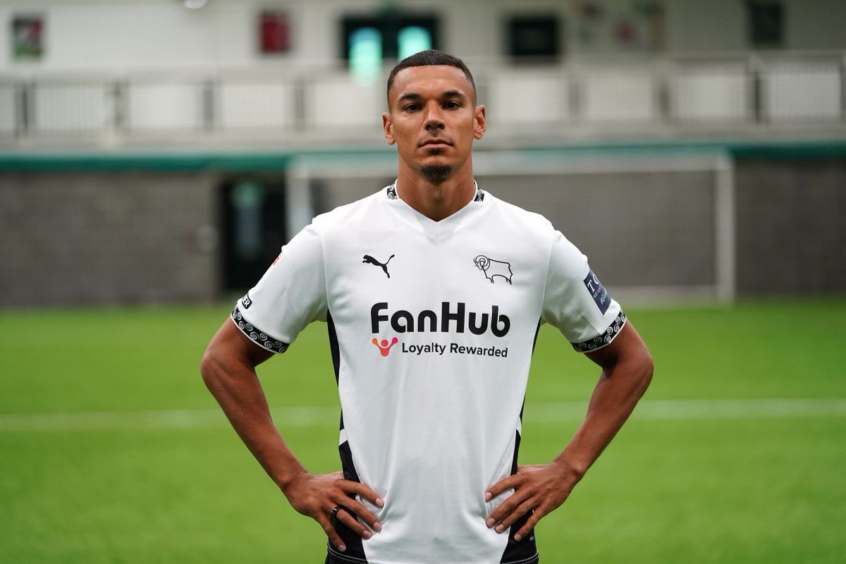 Our last 3 home games = 15 shots on target, woodwork hit on 3 occasions &amp; missed some absolute sitters, scoring 3 goals &amp; only 1 point

Our opposition in those 3 games had a total of 6 shots on target which led to 5 goals

The players need to own this as much as PW imo #dcfc