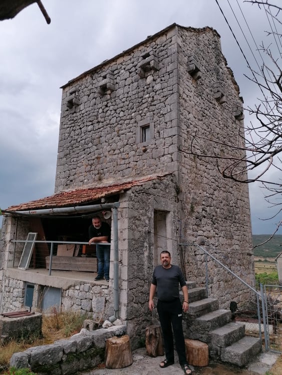 Komadova kula u Ubosku kraj Ljubinja. Ujčevina predsjednika SR Jugoslavije, Momira Bulatovića