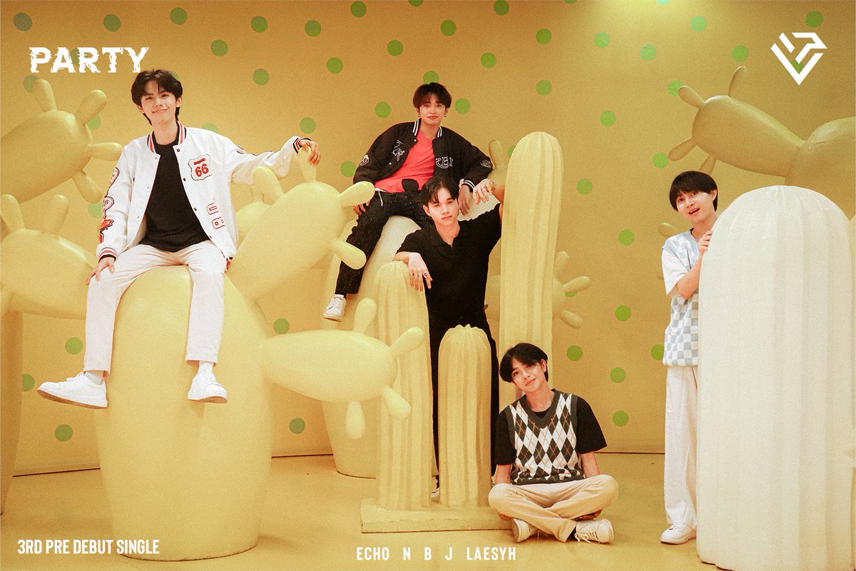 Visual_In_Proj's tweet photo. [Group Photo 2] - 'Party' The 3rd Pre-Debut Song 🙌

🔗https://t.co/iyiisVRdGl...

#VIP #Party #vip3rdpredebut https://t.co/g102dnHvsK