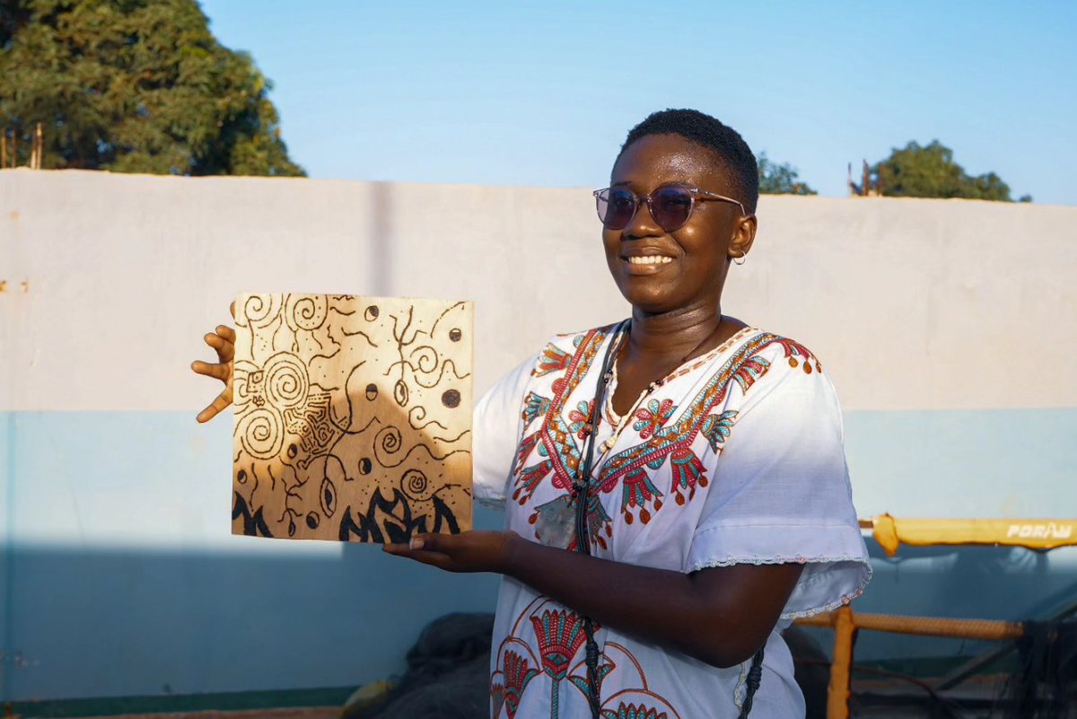 daustofficial's tweet image. Séance de Pyrogravure avec Jean Diouf au Club Art &amp;amp; Design de DAUST 🎨🔥

Nos étudiants ont eu l&apos;opportunité de s&apos;initier à l&apos;art de la pyrogravure grâce à l&apos;expertise de Jean Diouf. 

#DAUST #ArtEtDesign #Pyrogravure #JeanDiouf #Créativité #Inspiration