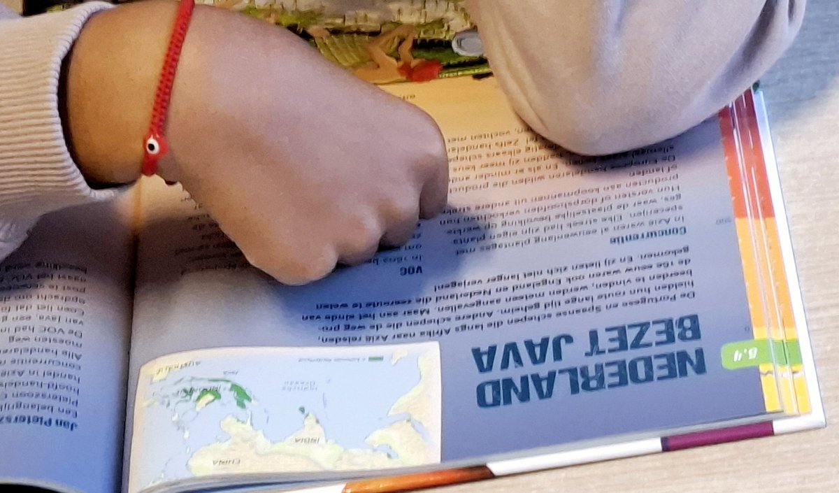 Onderwijsgek's tweet photo. Lesobservaties. Groep 6 leert over de VOC en de handelskolonie Java. https://t.co/crJ3GJzZX8