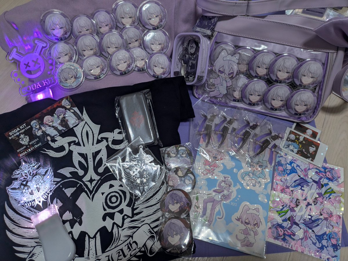 enu_muge's tweet photo. そだきとワンマンの戦利品🫧🫧🫧
毎回全員とは関わりきれないけど顔見知りが少しずつ増えていってるのうれしいきとくるの空間めちゃくちゃ大好きです✨
いつも声かけとか交換したりお話ししてくれたりうれしいですありがとうございます✨これからもよろしくお願いします.ᐟ.ᐟ
#KITCREW https://t.co/NdaO5PuqKi