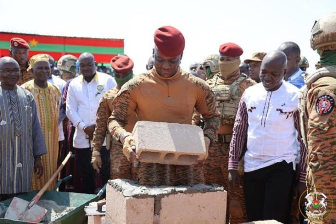 PATTHEBURUNDIAN's tweet photo. #BurkinaFaso: 23 septembre 2023, S.E @CapitaineIb226 Président du Faso a lancé les travaux de construction de l'usine de transformation de tomates #Adiaa et le 30 novembre 2024 il l'inaugure. Vraiment, vous êtes une fierté pour l'#Afrique entière surtout la jeunesse africaine! https://t.co/84KOSVPzER
