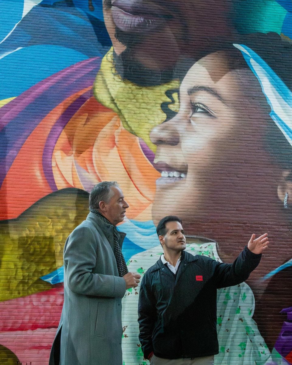 Fractievoorzitter @sivanmaruf en rector magnificus van de TU Delft Tim van der Hagen zijn samen gaan wandelen door de Buitenhof. Zij spraken over de manieren waarop de kloof tussen de TU Delft en Delft-West verkleind kan worden.