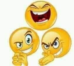 hoy llega la noche de gran hermano donde todo twitter critica a los q entraron y después salen un montón de escraches sobre esas personas ajsjkaj what a night