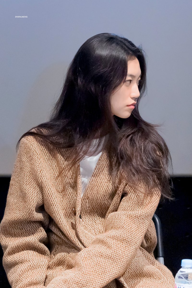 241130 아메바소녀들과 학교괴담 GV 
도연이 콧대에서 스키 타도 되겠어,,,,  

#김도연 #Kimdoyeon