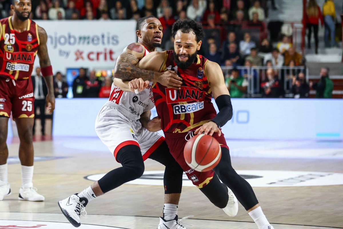 #LBASerieA #Reyer - Welcome back Tyler Ennis 🔥

11 punti in 30'
4-7 da due
3-3 TL
3 rimbalzi
3 perse
10 assist ⭐️
17 valutazione

5 gare da 10+ assist in Italia (high 15 con Napoli nel 23-24 nella W al Taliercio)