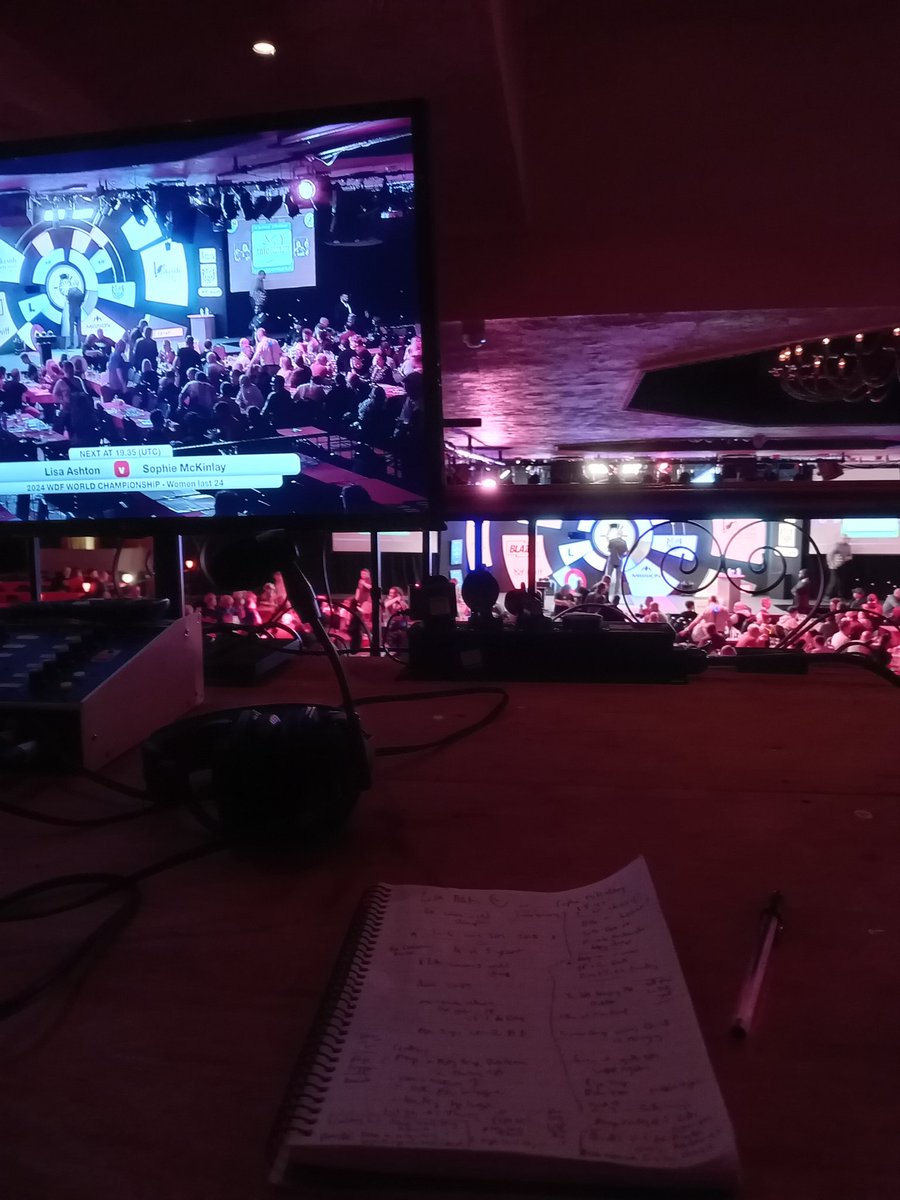 Lal Moss tweet media