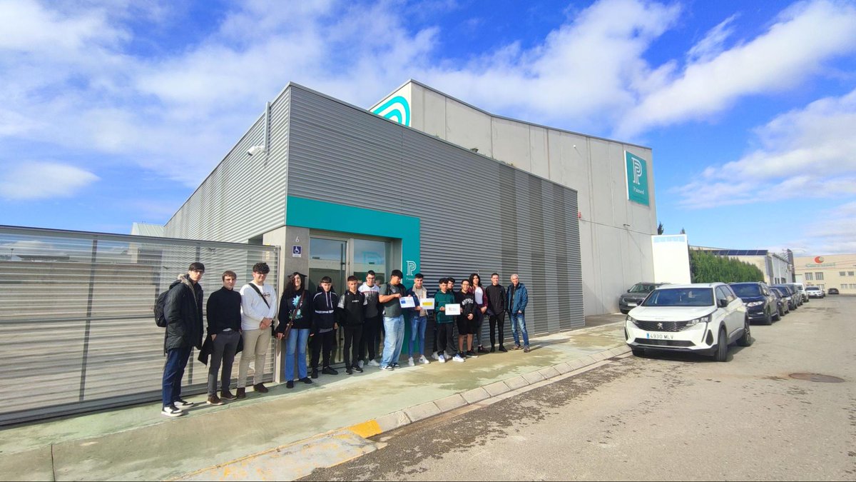 Institut Montsià (@insmontsia) on Twitter photo Alumnat dels CFGS de DAW i el CFGS d'SMX de l'Institut Montsià, junt amb alumnat de l'EFA La <a href="/malvesia/">EFA LA MALVESIA</a> de Llombai, vam visitar recentment l'empresa de jardineria i paisatgisme <a href="/ProjarInt/">Projar International</a>, a Carlet. Alumnat dels CFGS de DAW i el CFGS d'SMX de l'Institut Montsià, junt amb alumnat de l'EFA La <a href="/malvesia/">EFA LA MALVESIA</a> de Llombai, vam visitar recentment l'empresa de jardineria i paisatgisme <a href="/ProjarInt/">Projar International</a>, a Carlet.