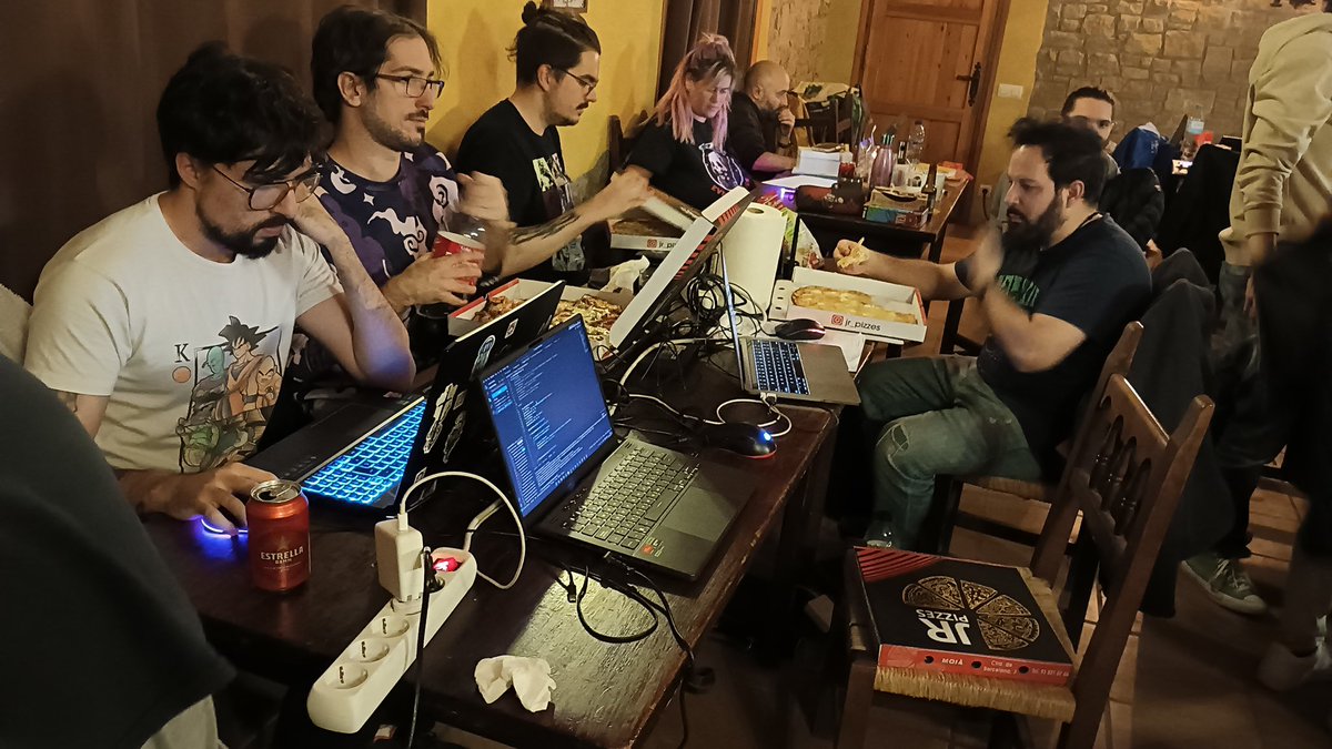 Terminada la GameDevChallenge 2024 #gamejam retro, este año la plataforma era la megadrive y el tema 3 reglas. 1 fin de semana sin cobertura para terminar los juegos. 🥳