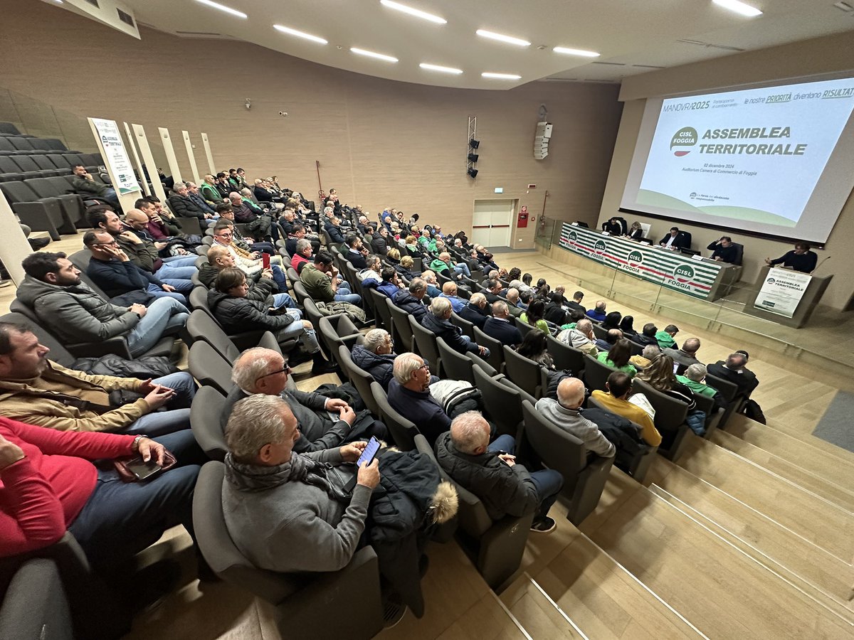 CISLFoggia's tweet image. #2dicembre AssembleaTerritoriale CislFoggia con SegrGen Cisl Puglia Castellucci - @CostantinoCisl “Bene accoglimento nostro proposte in #Manovra, ora si ampli con azioni territoriali. Aumento #spesa sanitaria, risorse #PNRR, #assunzioni pubblico impiego, interventi fasce deboli”