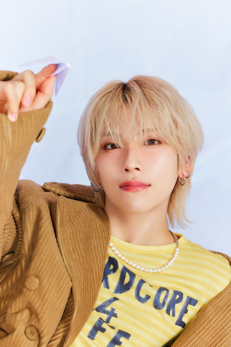 ANDTEAMFR_FAN's tweet photo. 02.12.24 ⇶ 📸
‣ Les photos teasers #1 de #NICHOLAS #YUMA et #JO pour le season's greeting ‘Puzzle of Me’ one été publiés 🧩
⤷ #andTEAM #Seasons_Greetings
#ANDTEAND #LUNE
@andTEAMofficial https://t.co/yOSmSdhkhP