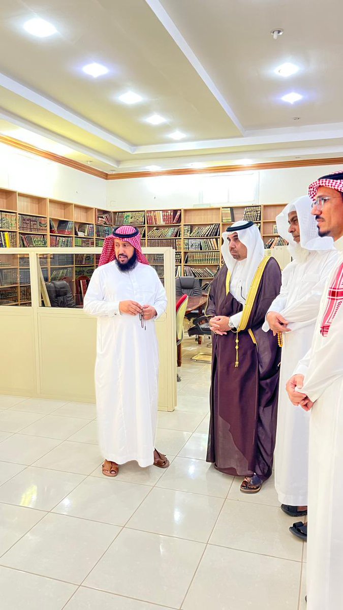 setarhnew's tweet photo. محافظ خليص الاستاذ رجاء بن دخيل الله السلمي يلتقي بالمشايخ والاعيان بمركز وادي ستارة،ومركز الظبية والجمعة خلال الجولة الميدانية  التي قام بها صباح اليوم ويقف على الخدمات المقدمة لهم ويطلع على أبرز مطالبهم من الخدمات التنموية
رافقه في الجولة عدد من مسؤولي الجهات الحكومية بالمحافظة https://t.co/9gjbhq0aWe