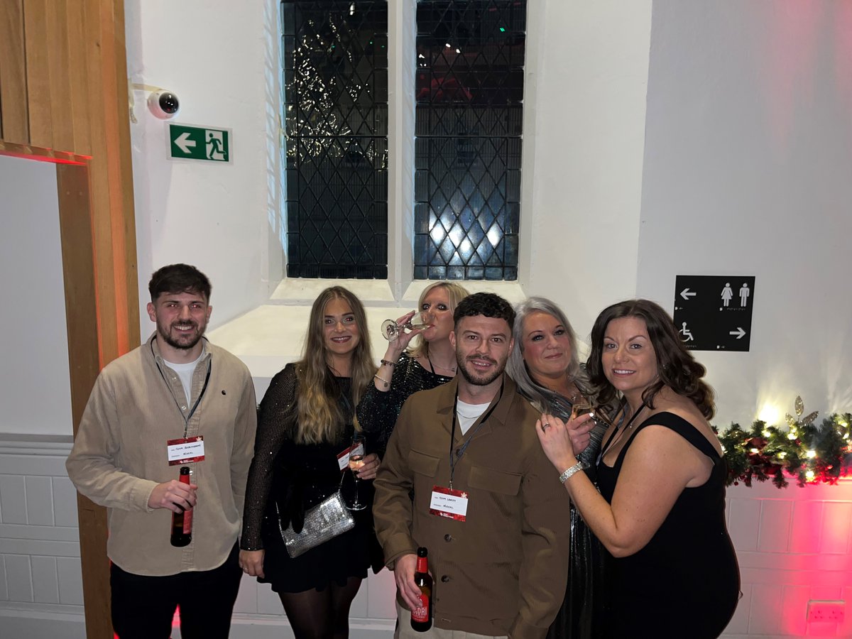 It was a fabulous evening on Friday celebrating with everyone in Cardiff at the annual New Directions conference! 💃 🕺

Feeling very grateful to work with such an amazing team! ❤️