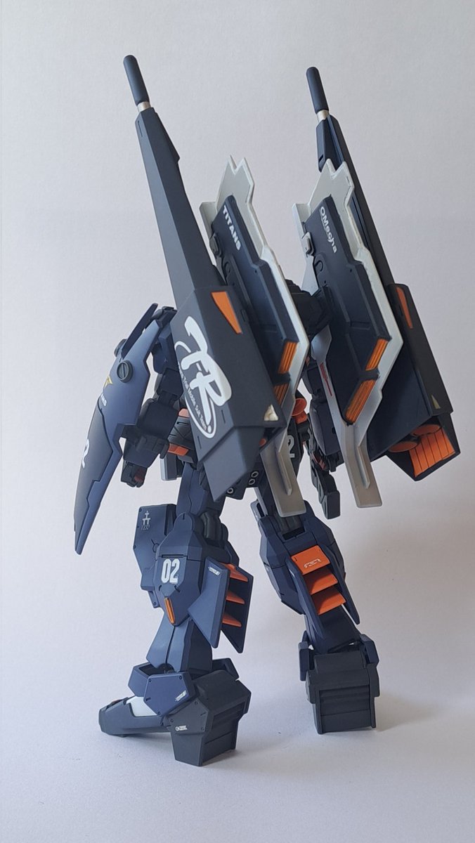 #ガンプラの画像を貼るとRTされると聞いて 
#アドバンスドオブゼータ
#アドバンスドヘイズル
HGアドバンスドヘイズル完成しました。妄想設定でフライルーの僚機を想定してみました。