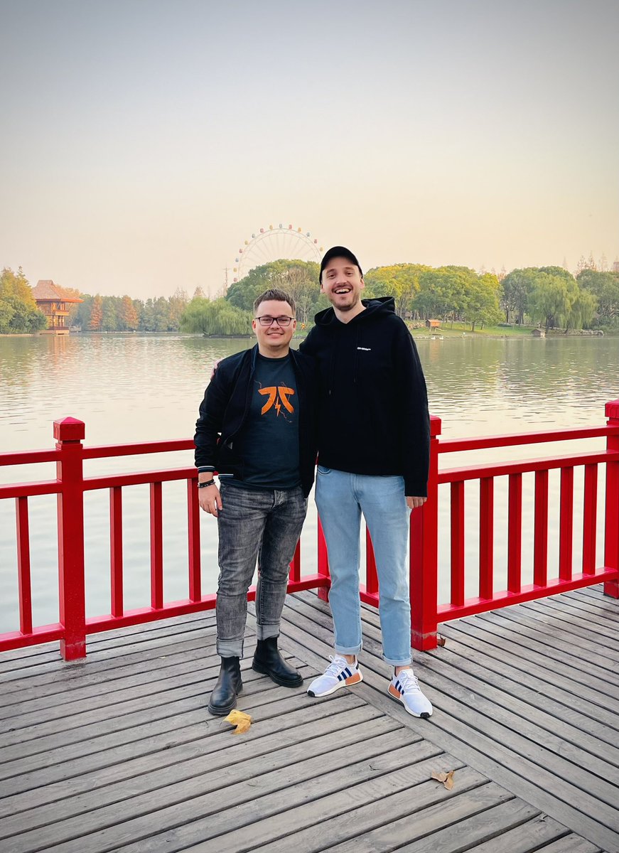 Independent tweet media