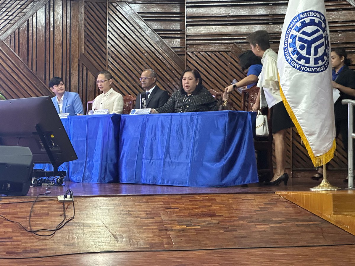indembmanila's tweet photo. Ambassador Shri Harsh Kumar Jain attended the ceremonial signing of project contract on “Supporting Innovation in the Philippine Technical and Vocational Education and Training System” between Technical Education and Skills Development Authority (TESDA) and IPE Global, India in Manila today. The contract was signed by Secretary H.E. Mr. Jose Francisco Kiko B. Benitez, Director General, TESDA, and Mr. Shalender Sharma, Director, Education and Skills Development, IPE Global. Ambassador noted that the project would contribute in developing an inclusive and advanced skilling environment in the Philippines that meets the needs of the rapidly changing industry and innovation landscape. 
  
@HarshKJainIFS 
@MEAIndia 
@tesdaofficial 
@IPEGlobal