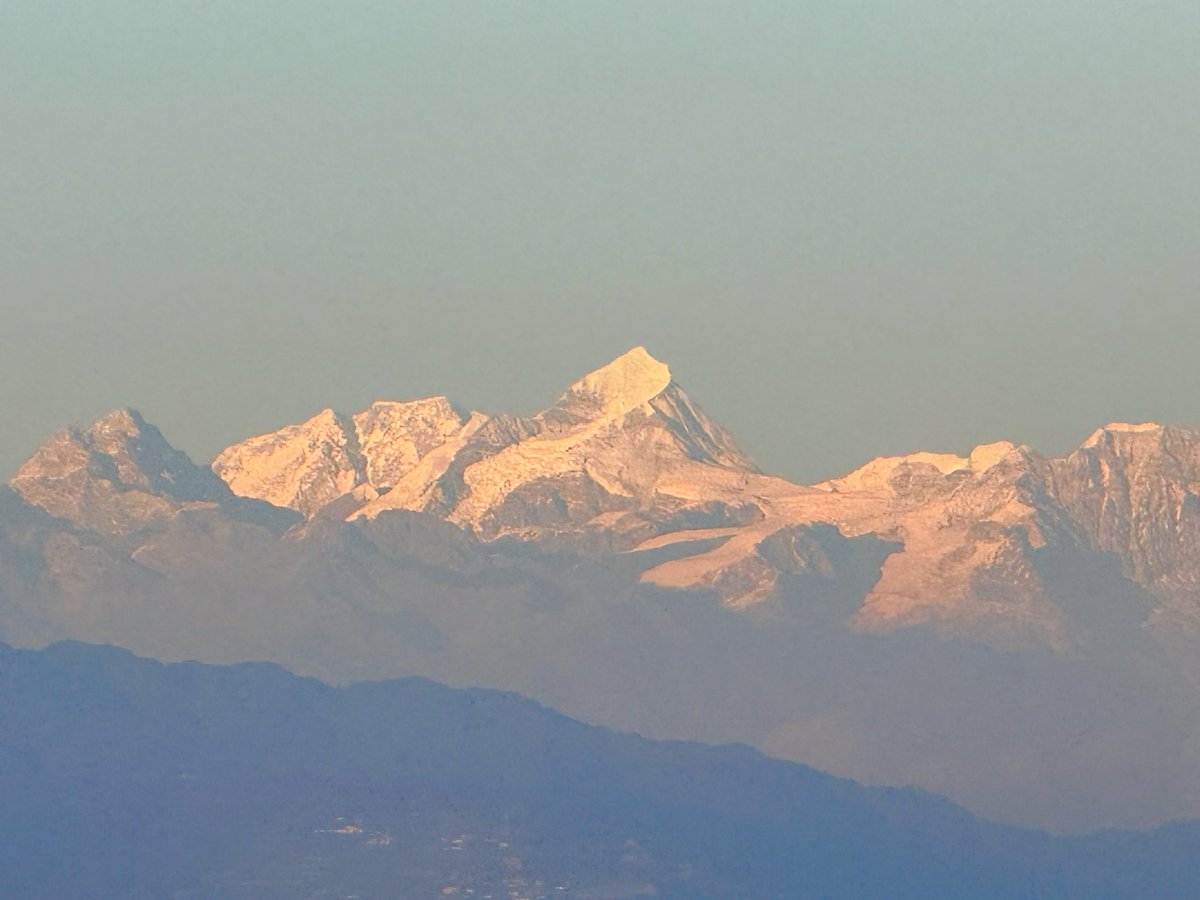 GopalPanta's tweet photo. हावा चल्यो, प्रदुषण घट्यो, चिसो बढ्यो 🙂 https://t.co/Yee1rbjhf0