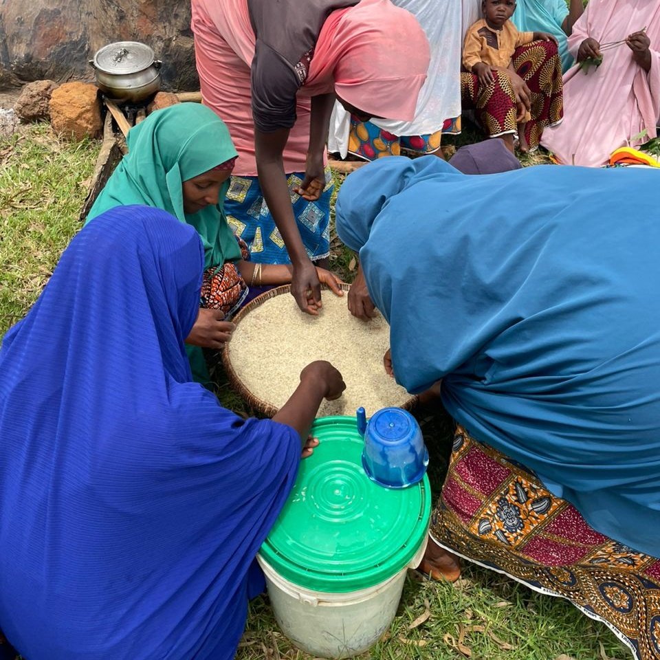 sahelconsulting's tweet photo. Wrapping up 2024 strong!
The IDL site concluded its cooking show series across 24 communities, engaging 50+ participants per event.
Thanks to CHEWs, weโve improved dietary diversity, nutrition, and food security in Plateau and our other focus states.
#ALDDN #SahelConsulting https://t.co/BeF8LGkx6k