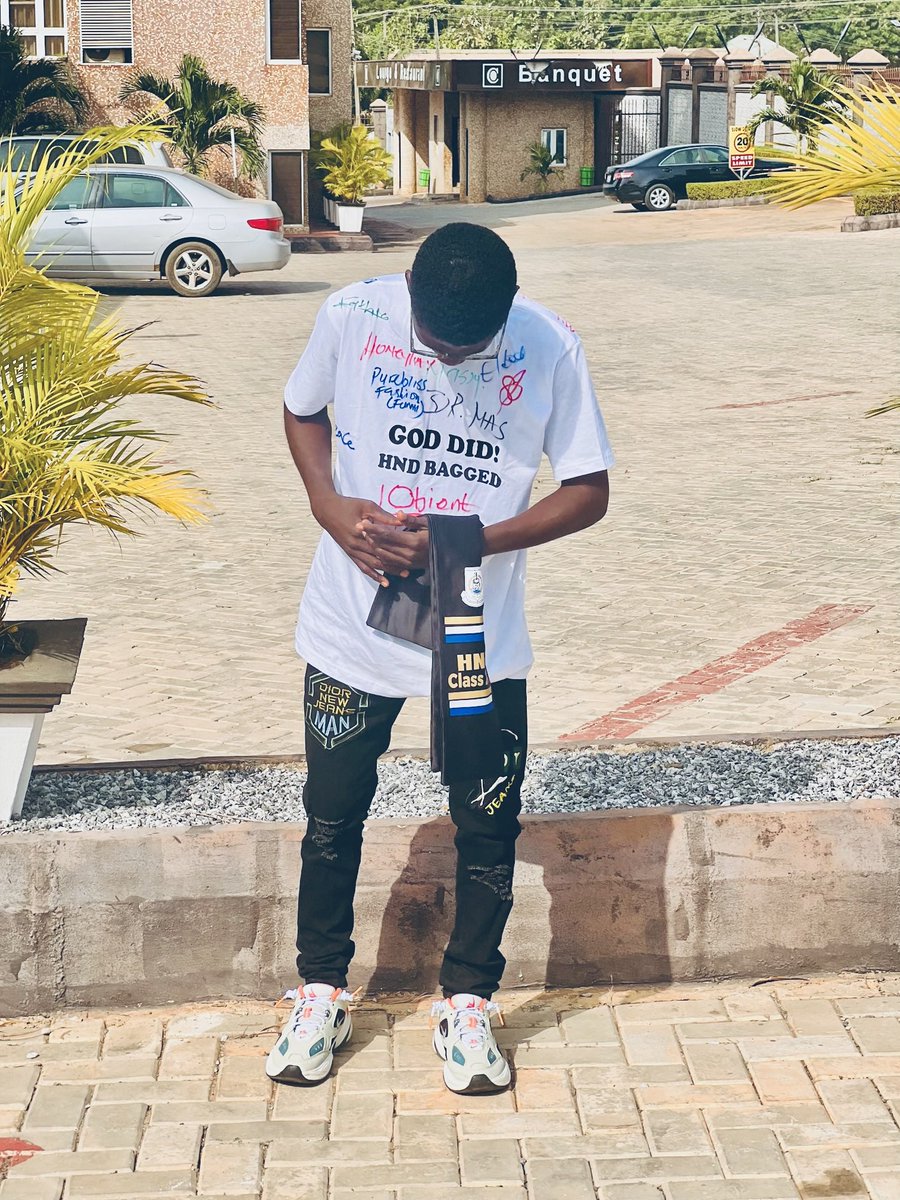 Hennywealth_ng's tweet image. HERE WE GO! I can confirm that ENIOLA has completed his HND degree on 29/11/2024! The deal is DONE! I wish the graduate all the best in their future endeavors! Rx24

#MadeInMapoly