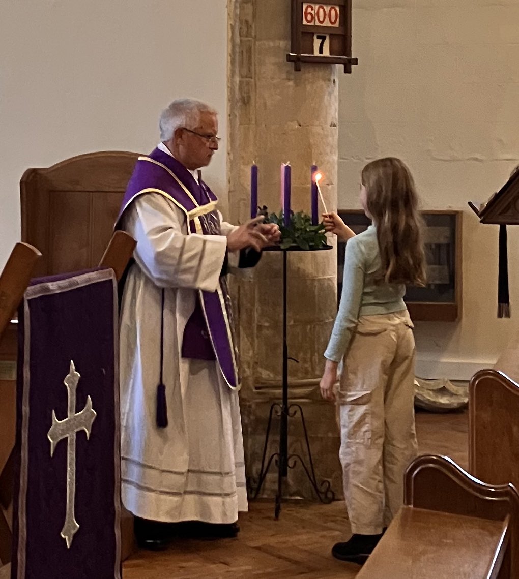 stmarysidlesham's tweet image. What a joyous #firstsundayofadvent. We lit the first candle on our advent wreath. As well as the morning services we enjoyed choral evensong during the afternoon sung beautifully by our choir &amp;amp; followed by tea &amp;amp; cake &amp;amp; a chance for people to chat 
#Sidlesham #Advent2024