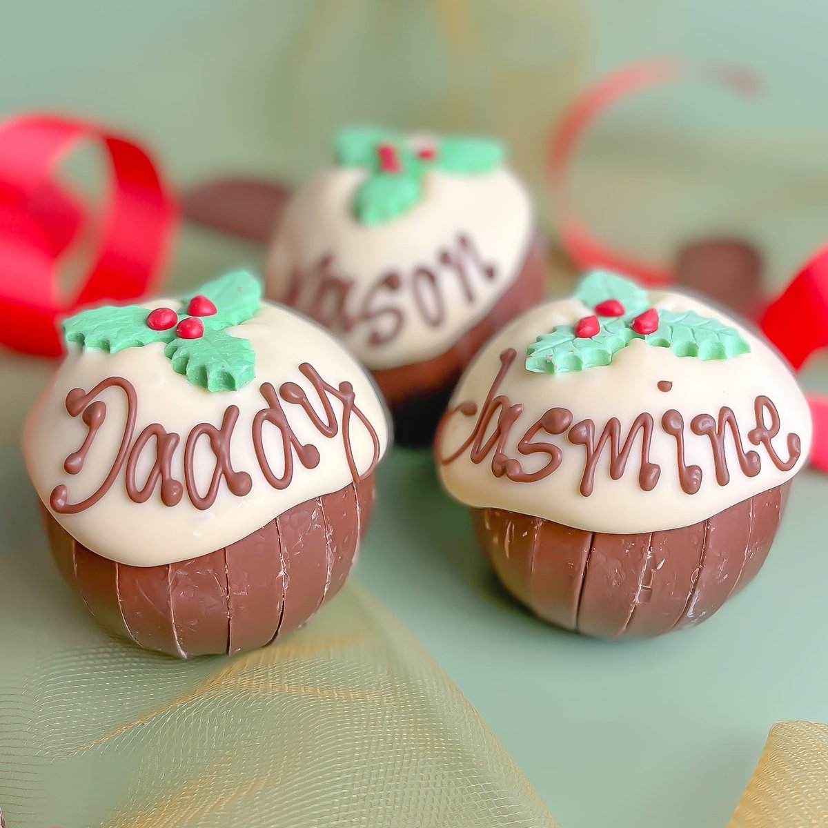 onlyissy's tweet image. HO..HO..HO..HE'S COMING!
Just look at these delectable chocolatey goodies for your Christmas table...or to simply gobble up yourself as a xmas treat!! Each of these festive edible gifts are handmade from Belgian chocolate, and are proving to be very popular with you all!