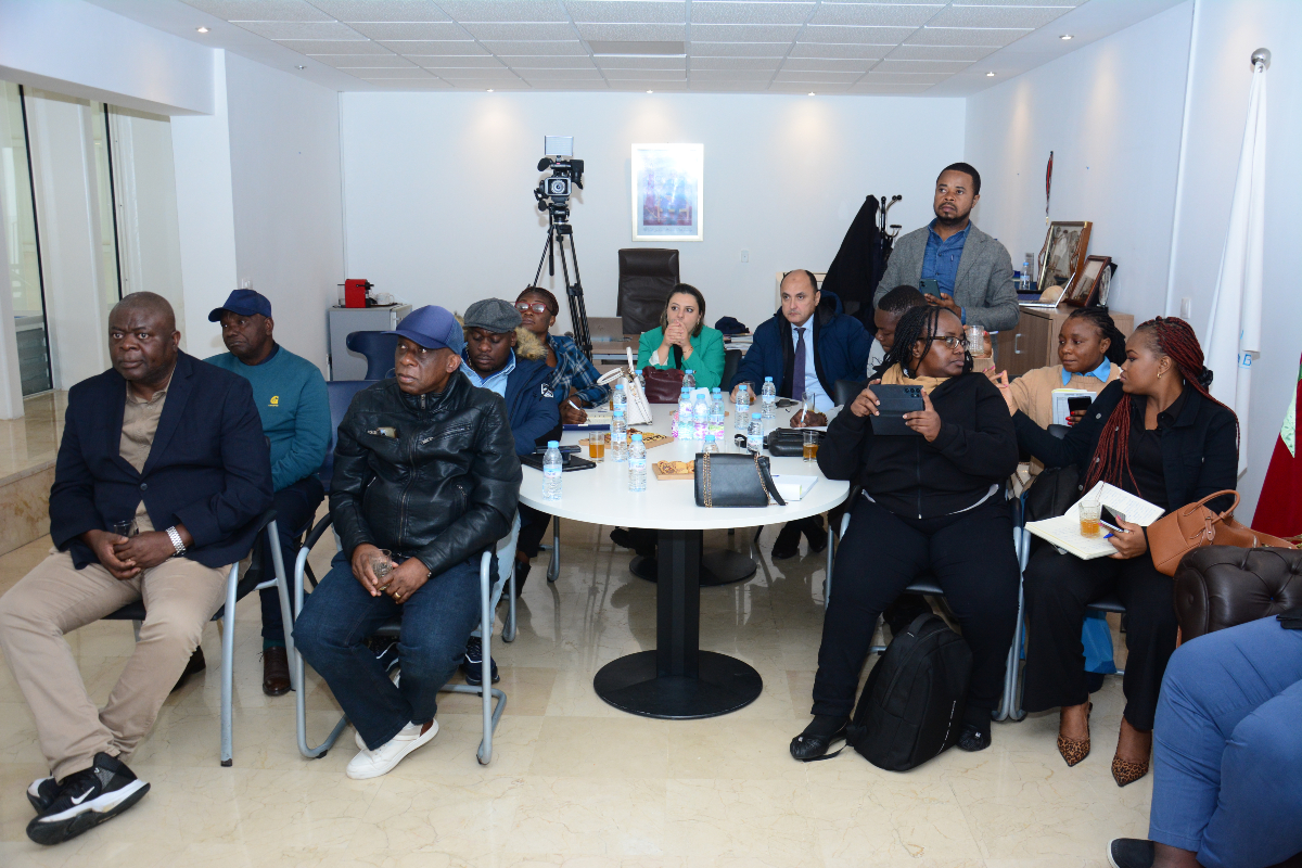 StrategieRdc's tweet photo. 🌍 #Mission_Maroc_Port_de_Tanger !
Les participants ont découvert le projet de reconversion de la zone portuaire, visant à dynamiser l'économie régionale. Un échange enrichissant avec les responsables de la SAPT.
#Tanger #Reconversion #SAPT #DéveloppementÉconomique 🚢✨ https://t.co/j37UnKc25D