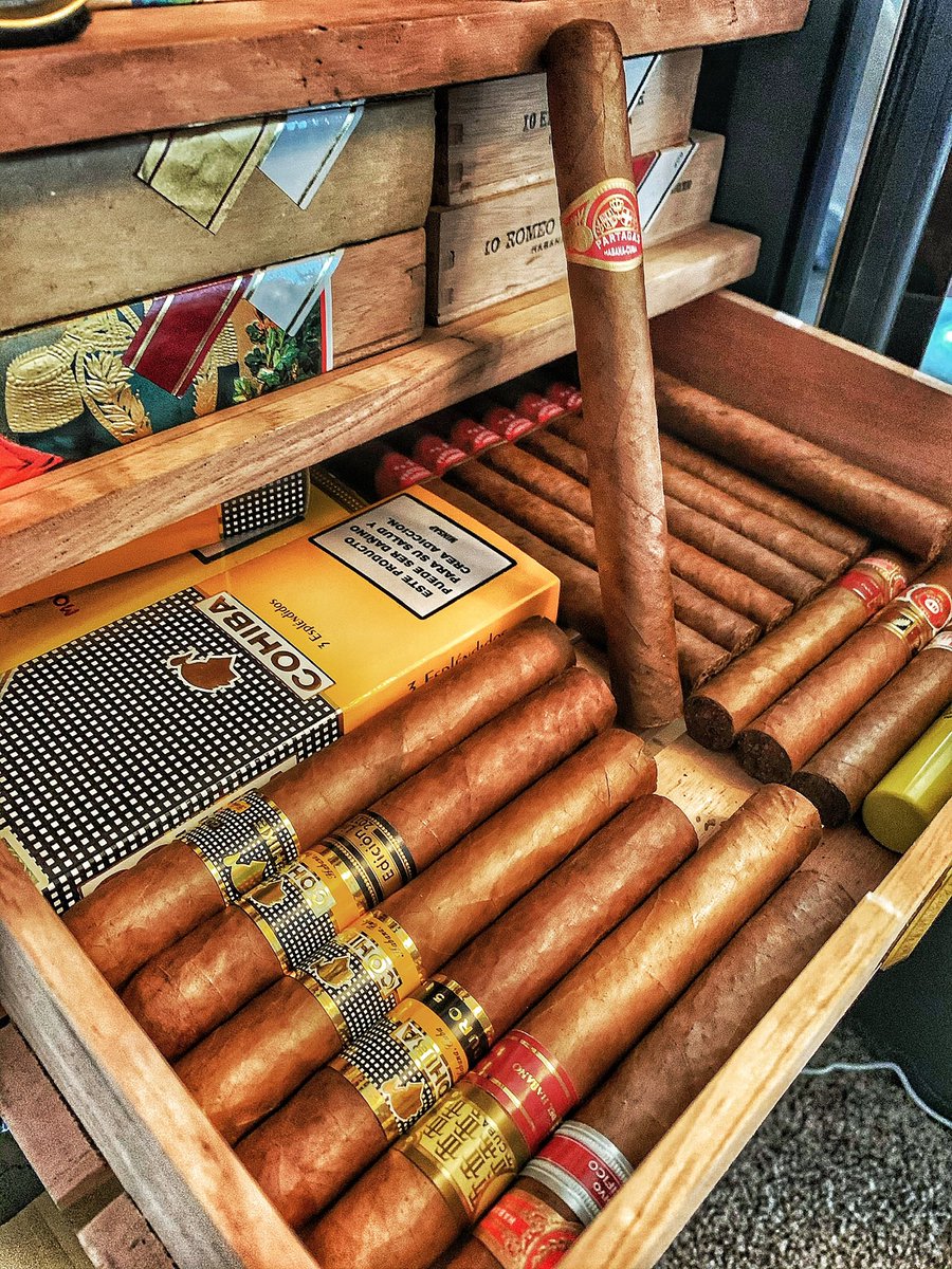 Cigarlife_On_X's tweet image. Random Humidor 📸

Wishing everyone a Happy Monday and a great week👊🏻
#CigarsOnX
#Humidor
#cubancigars