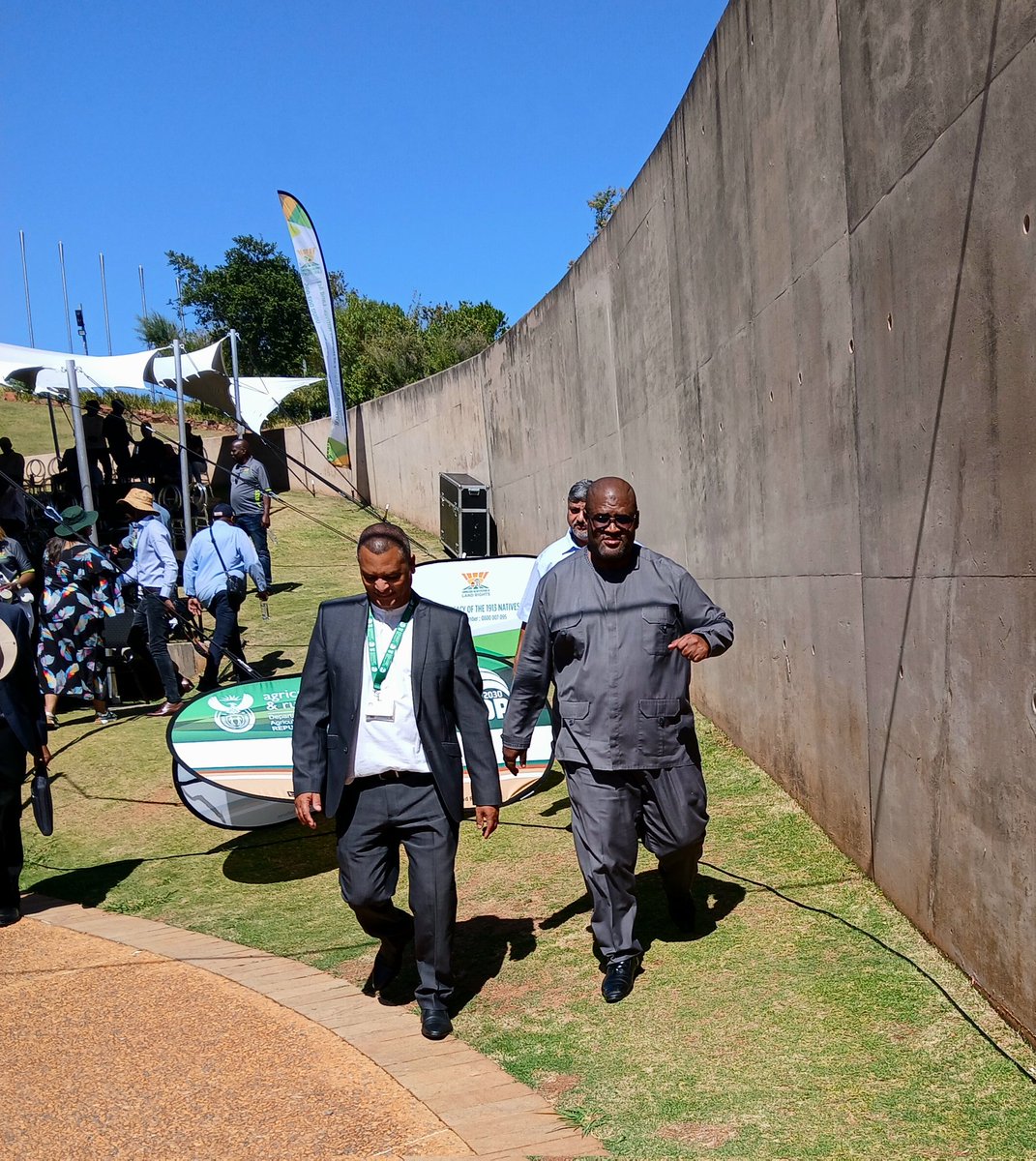 DLRRD_za's tweet photo. Minister Nyhontso arrives for the briefing ahead of the celebrations for the 30th anniversary of the Restitution of Land Rights Act today at Freedom Park.
#30YearsOfRestitution #SALandRightAct
#LandRights #Restitution #LandIsFreedom
@GCISMedia @GovernmentZA @VukuzenzeleNews https://t.co/nGb91opl85