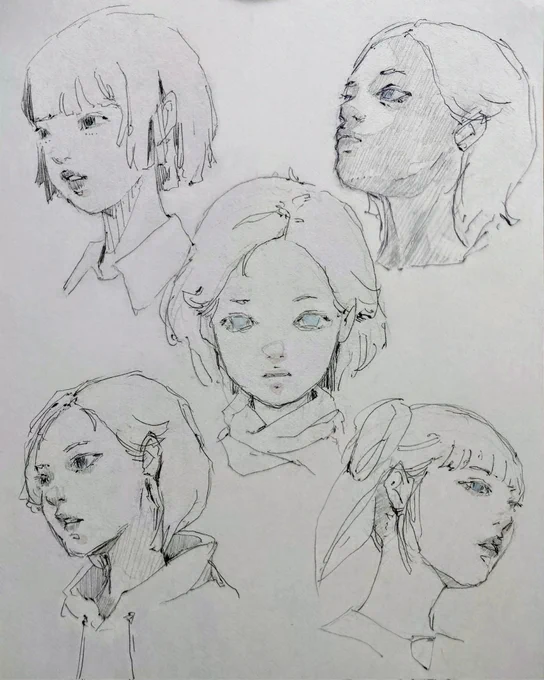 顔の練習rkgk
ボールペンと鉛筆
 #イラスト
アナログはなんか描いてて楽しいですね 