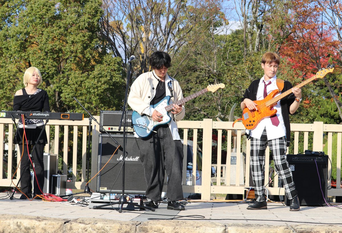 BUDDY95098145's tweet image. 2024年12月1日(日曜日)
『ぐるメロっ！』
姫路大手前公園
イリンクス💐💐
#xilinx. 
#イリンクス.
#ぐるメロっ