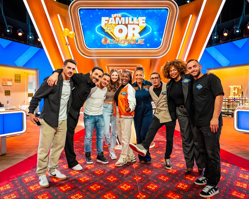 TF1 Pro (@tf1pro) on Twitter photo #UneFamilleenOr olympique avec <a href="/CamilleCombal/">Camille Combal</a> !
â
Les MĂ©daillĂ©s 2024 avec la capitaine <a href="/Gnougnou25/">AGBĂGNĂNOU Clarisse</a> et <a href="/Noune_Brunette/">Manon Apithy- Brunet</a> Sylvain Andre <a href="/samiraitsaid4/">samir ait said</a>
â
Les Légendes Françaises avec la capitaine <a href="/FlesselLaura/">Laura Flessel</a> et <a href="/EstelleMossely/">Estelle Mossely</a> <a href="/brahiminside/">Brahim Asloum- OLY</a> <a href="/Steven_DaCosta/">Steven Da Costa</a>
C'est Mardi 3/12 <a href="/TF1/">TF1</a> #UneFamilleenOr olympique avec <a href="/CamilleCombal/">Camille Combal</a> !
â
Les MĂ©daillĂ©s 2024 avec la capitaine <a href="/Gnougnou25/">AGBĂGNĂNOU Clarisse</a> et <a href="/Noune_Brunette/">Manon Apithy- Brunet</a> Sylvain Andre <a href="/samiraitsaid4/">samir ait said</a>
â
Les Légendes Françaises avec la capitaine <a href="/FlesselLaura/">Laura Flessel</a> et <a href="/EstelleMossely/">Estelle Mossely</a> <a href="/brahiminside/">Brahim Asloum- OLY</a> <a href="/Steven_DaCosta/">Steven Da Costa</a>
C'est Mardi 3/12 <a href="/TF1/">TF1</a>