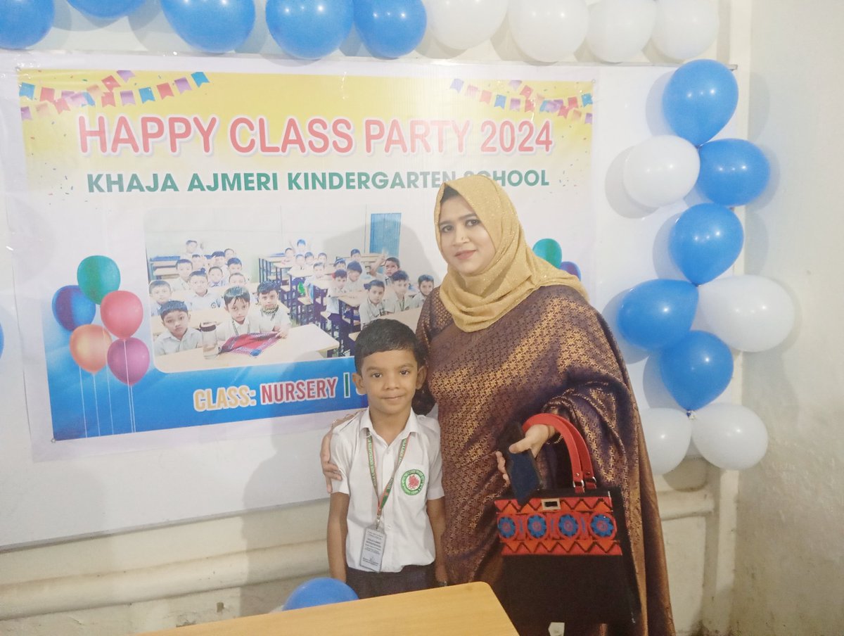 faShohag2005's tweet photo. With his most favourite mam. https://t.co/7IVwrVaKfg