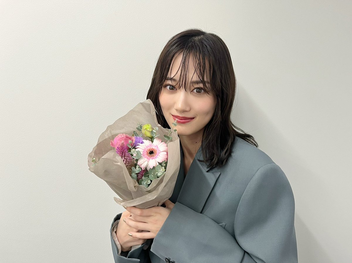 mizuki_staff's tweet photo. ☾オフショット

映画『六人の嘘つきな大学生』
大ヒット御礼舞台挨拶

ありがとうございました💐✨

#六嘘ネタバレ絶対NG感想キャンペーン
のタグをつけて
皆さまの感想をぜひお聞かせください🎊

#六嘘
#六人の嘘つきな大学生 https://t.co/f6L3FjP932