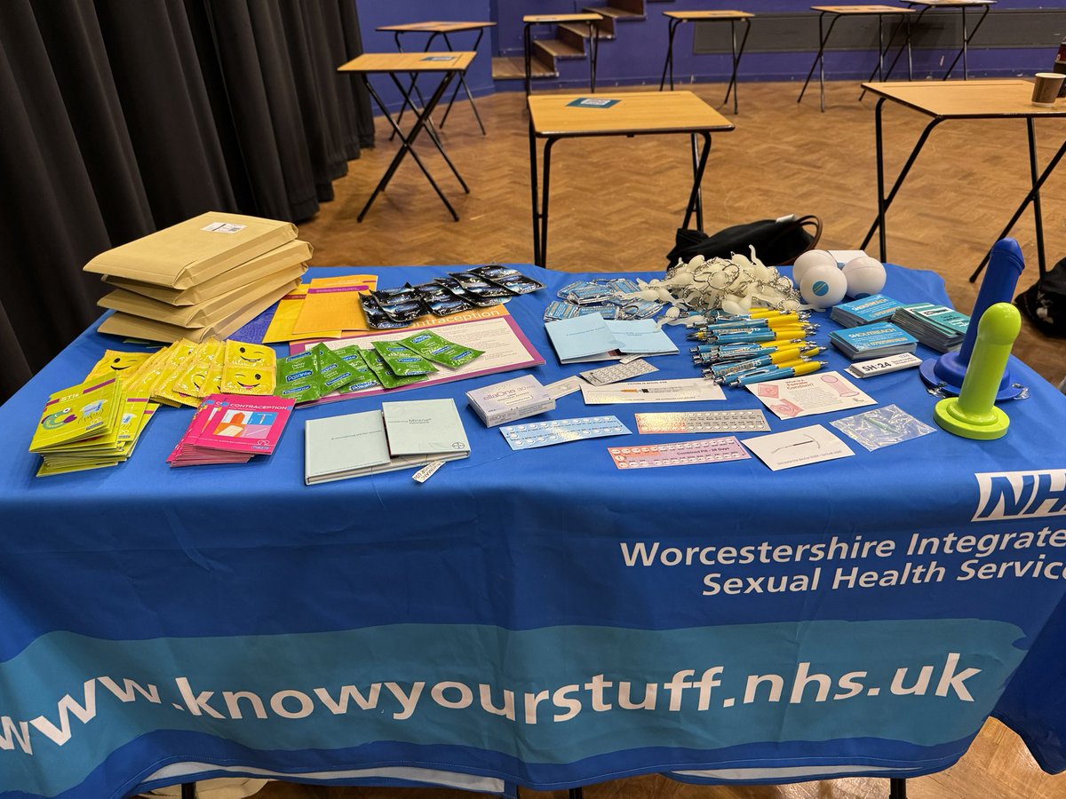 HWHCT_WISH's tweet photo. The SHoutreach team visited Worcester Sixth Form College today! 🌟

We shared info on:
✅ Safe sex
✅ STI testing
✅ WhatsApp self-referral line
🎄 This holiday, remember:
•Carry condoms
•Get tested

For under 21s living in Worcestershire 
WhatsApp us: 07925 893 838 https://t.co/jcoFhY9KXB