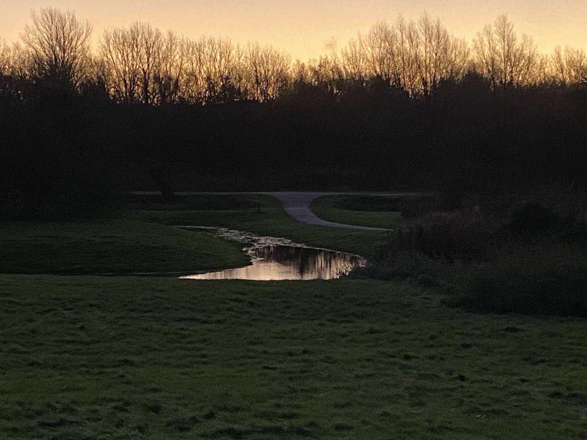 Ousel   Valley Park this morning ⁦<a href="/scenesfromMK/">scenesfromMK</a>⁩ ⁦<a href="/TheParksTrust/">The Parks Trust</a>⁩