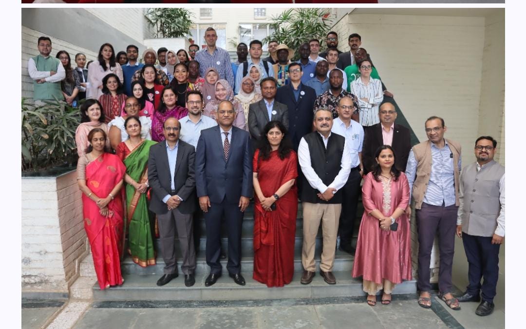 DeptHealthRes's tweet photo. 15 day ITEC Program on Strategic Approaches for Health Technology Assessment inaugural is attended by Shri Viraj Singh IFS Additional Secretary DPA-II MEA, Ms Anu Nagar Joint Secretary DHR, Dr A M Kadri, ED SHSRC, Dr Sanjay Zodpey President PHFI &amp; Dr Deepak Saxena Director IIPHG. https://t.co/38DmcGI53N