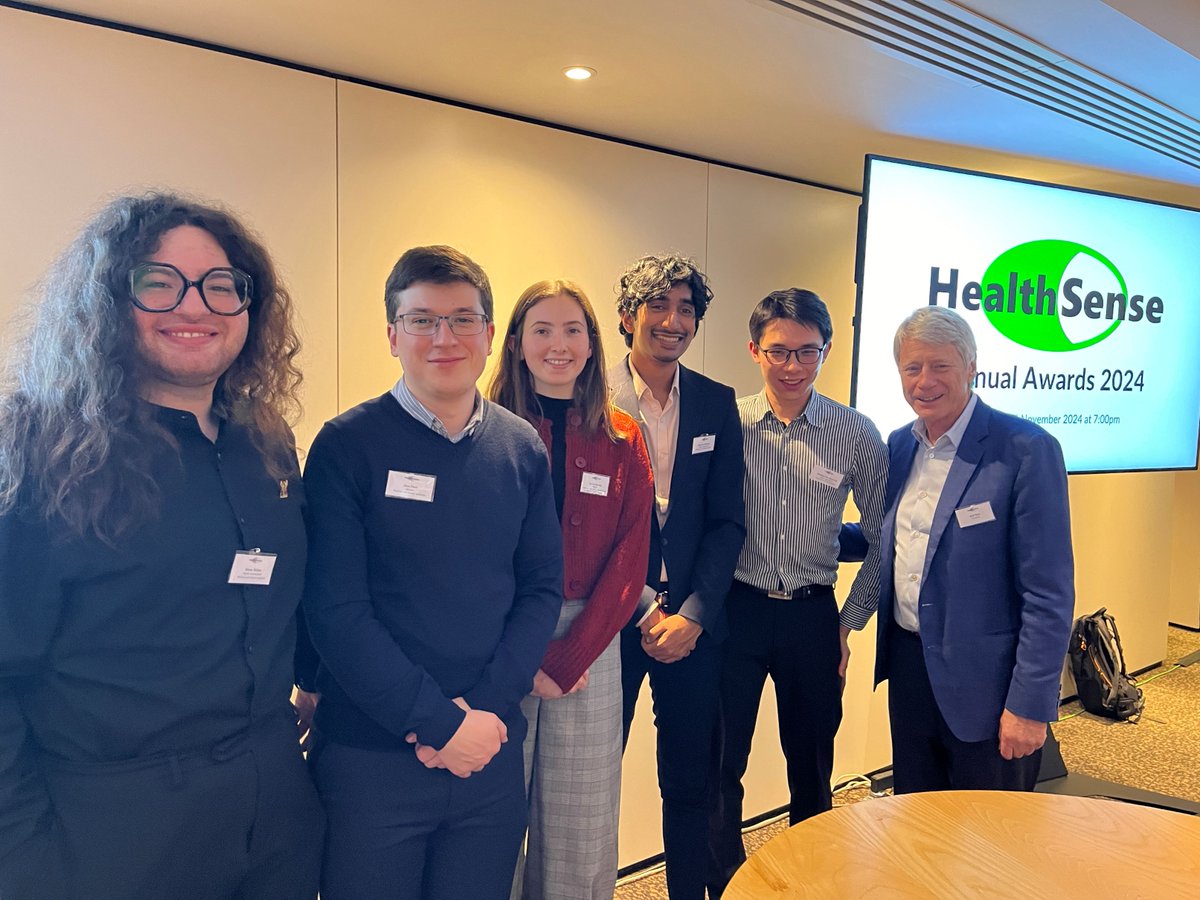 Congratulating the brilliant winners of the 2024 HealthSense Student Prize competition! LtoR: Kinan Wihba, Alex Fleet, Dervla Murphy, Edoardo Beltazar, Matthew Lim, with HealthSense president <a href="/nickrosscom/">Nick Ross</a> Find out more: healthsense-uk.org/news/437-news-…