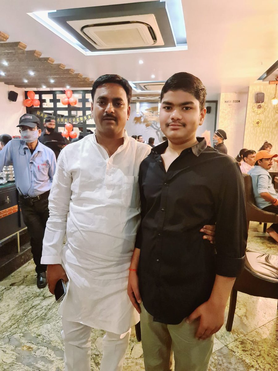 YadavChavinath's tweet image. वसूलों की राजनीति करने में बहुत संघर्ष झेलना पड़ता है मगर आपका यह बेटा हर बड़ी से बड़ी मुश्किल को पार करके आपके बीच में बहुत जल्द आएगा
माननीय अखिलेश यादव जिंदाबाद