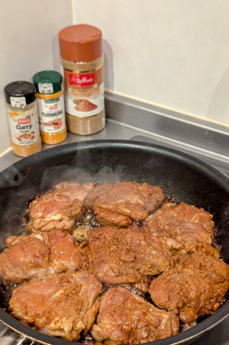 tsure_tabi's tweet photo. 旅欲が抑えられないから、とりあえずタンドリーチキン焼いてみてる。

#男飯　#せめて胃袋だけでも海外に https://t.co/QEfuprpsyU