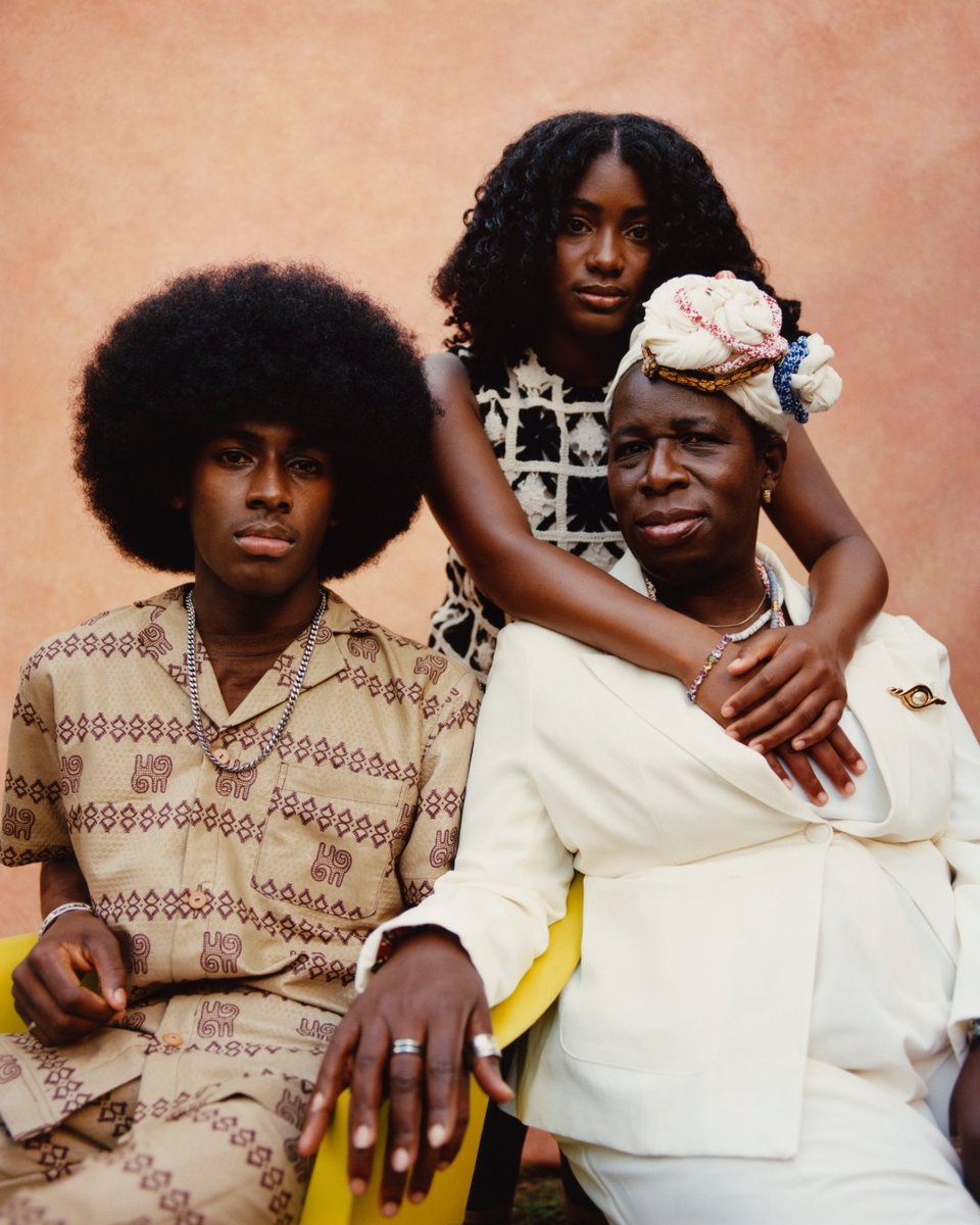 NPGLondon's tweet photo. “Love freely, love with abundance...” 

Our #PortraitOfTheDay for December is all about family and friends. Starting with this new acquisition for the Taylor Wessing Commission Prize 2023.

📸 Rosamund Adoo-Kissi-Debrah with her children by Serena Brown, 2024 © Serena Brown https://t.co/NeBSfYb4j5
